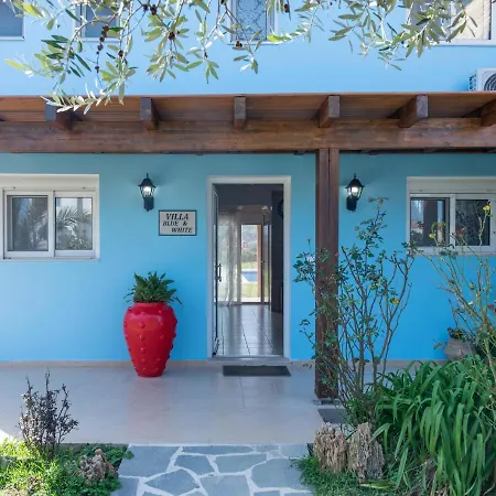 Blue And White Villa, Pool And Garden Villa *